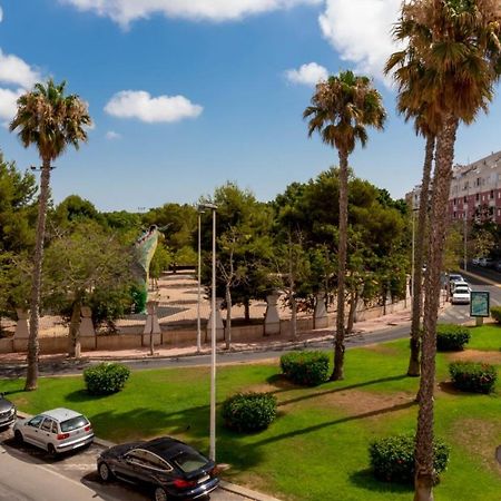 Apartamentos Villa Madrid Торевиеха Екстериор снимка