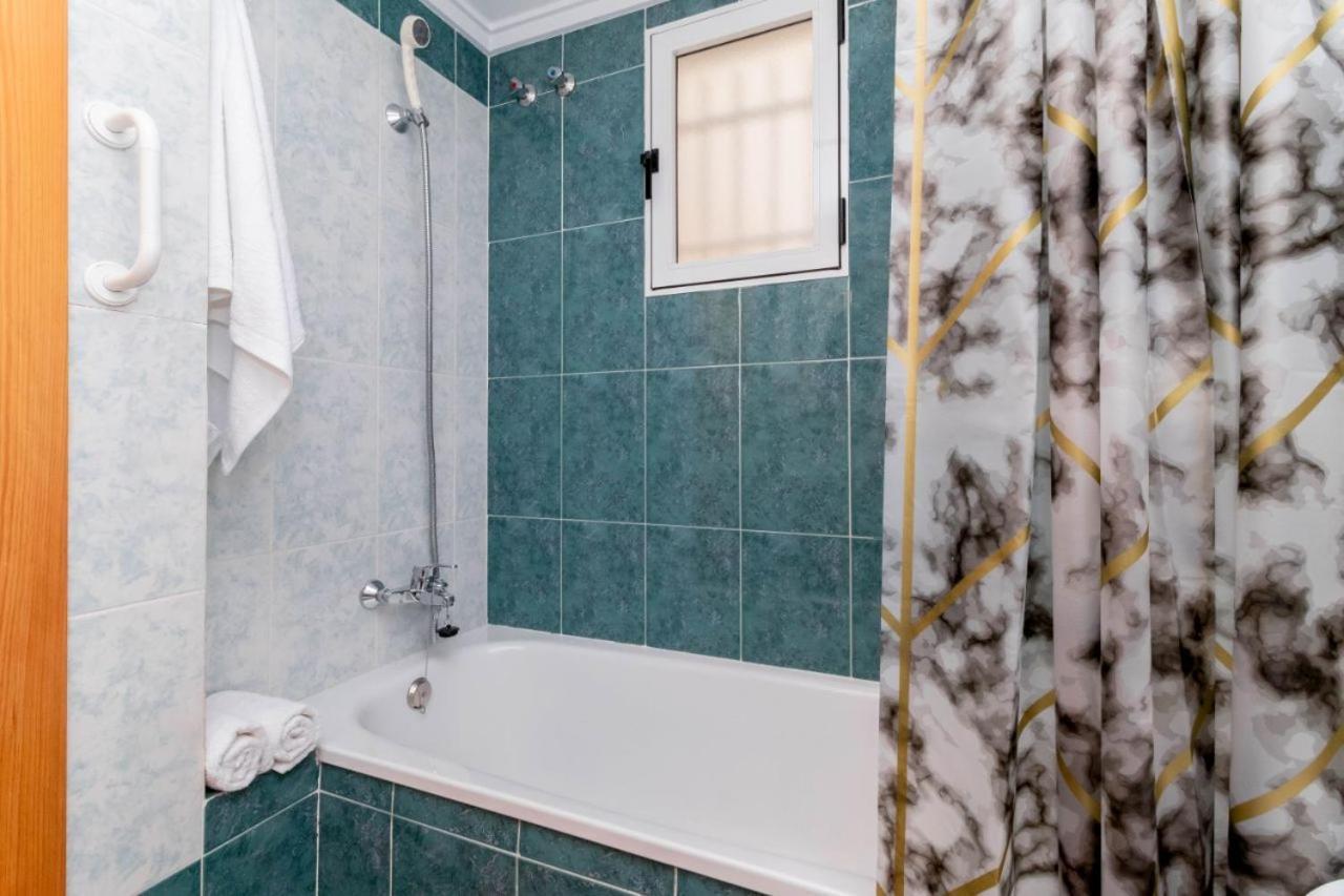 Apartamentos Villa Madrid Торевиеха Екстериор снимка