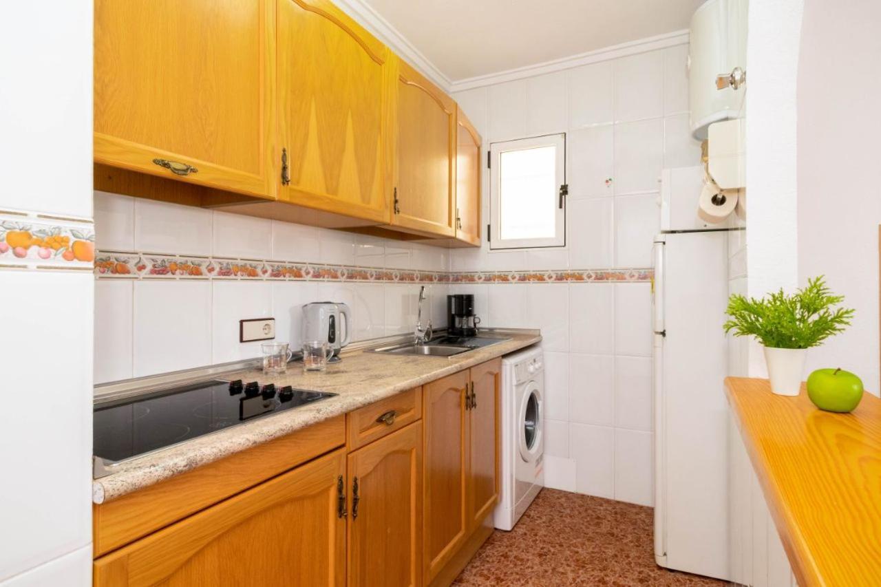 Apartamentos Villa Madrid Торевиеха Екстериор снимка