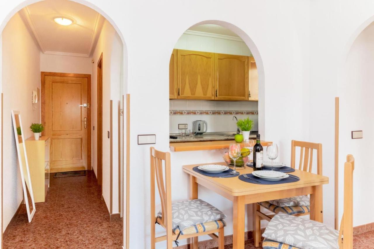 Apartamentos Villa Madrid Торевиеха Екстериор снимка